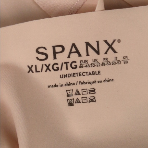 👯‍♀️Host Pick⚡️Spanx Undie-tectable Thong - Picture 10 of 13